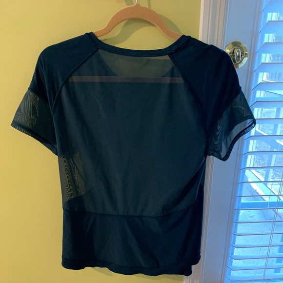 Lululemon Short Sleeve - Picture 3 of 4